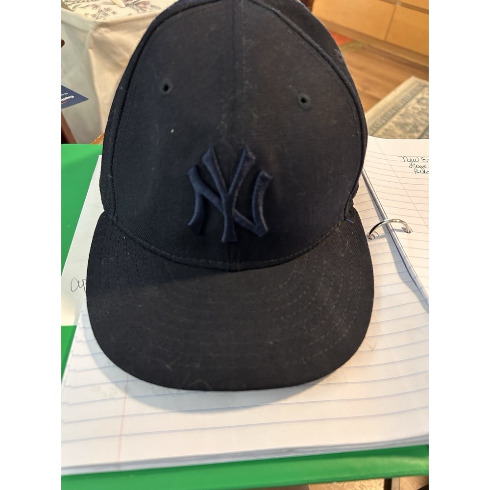 New Era 59Fifty Men's Size 7 3/8 Hat New York Yankees All Black Fitted Cap